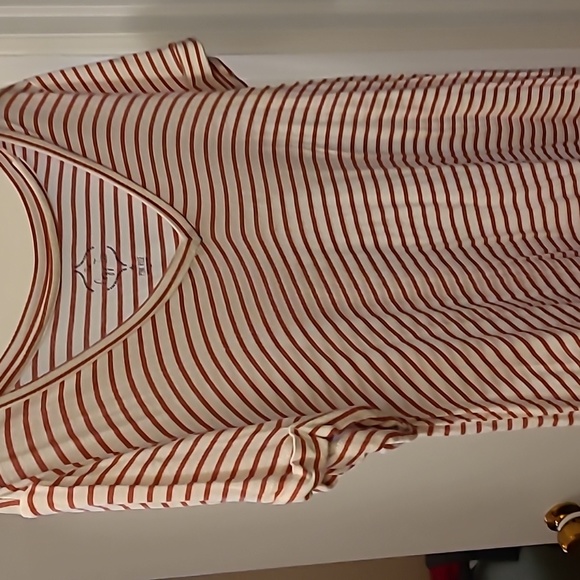 Pink Rose Set of 2 tees $15 - Picture 3 of 5